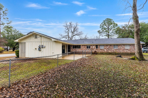 2702 Hermitage Drive