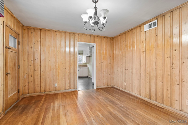 2702 Hermitage Drive