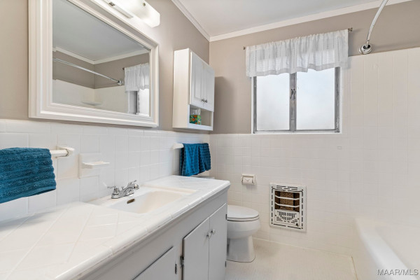 2702 Hermitage Drive