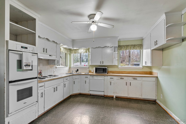 2702 Hermitage Drive