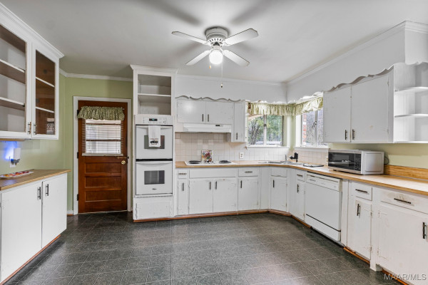 2702 Hermitage Drive