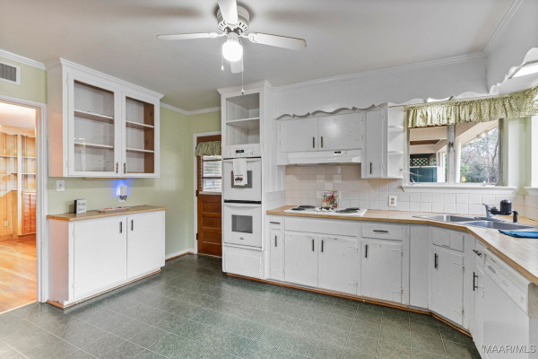 2702 Hermitage Drive