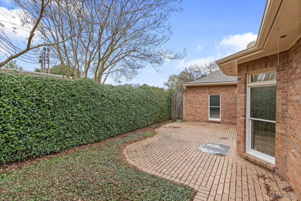 1430 Midlane Court