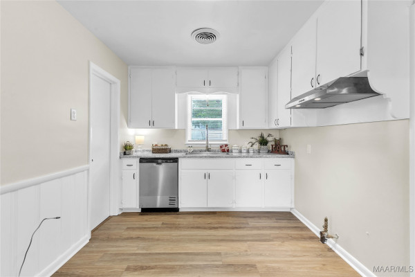 3556 PRINCE GEORGE Drive