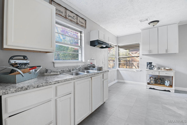 3460 CLOVERDALE Road