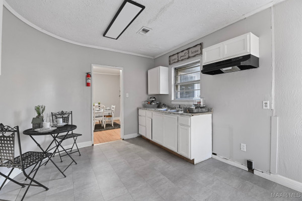 3460 CLOVERDALE Road