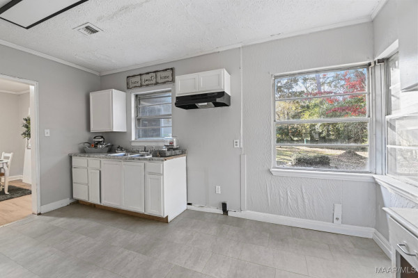 3460 CLOVERDALE Road