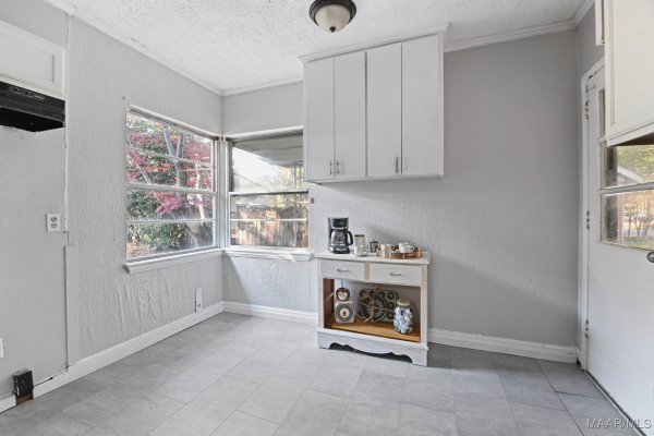 3460 CLOVERDALE Road