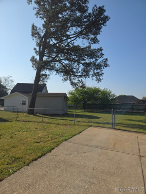 1715 FORMOSA Court