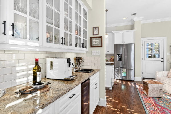 3737 Lockwood Lane