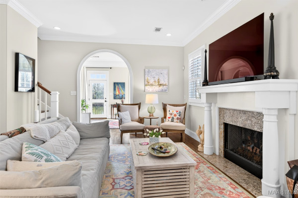 3737 Lockwood Lane