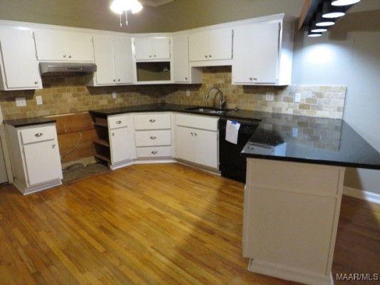 1100 WOODWARD Avenue