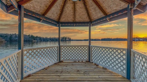 580 Lake Shore Drive