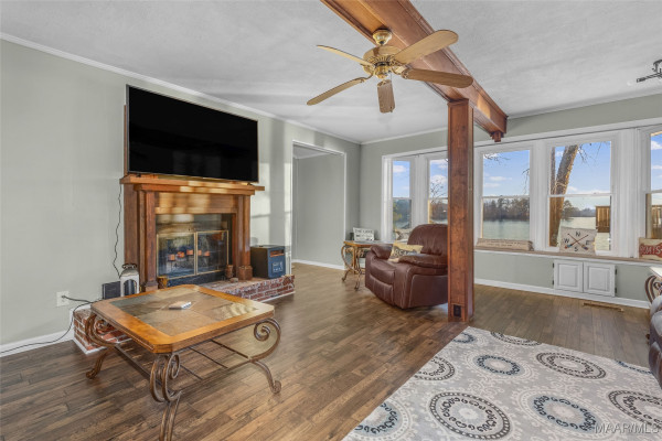 580 Lake Shore Drive