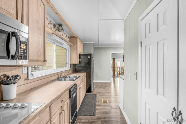 580 Lake Shore Drive