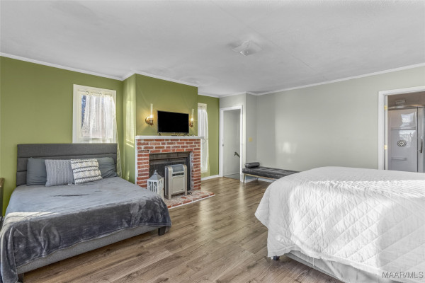 580 Lake Shore Drive