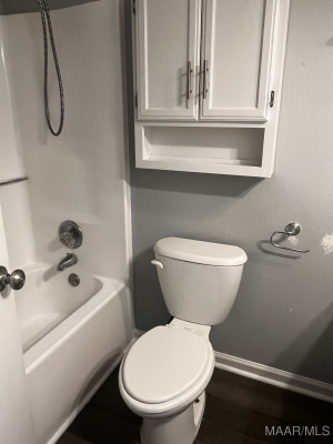 712 E Gardendale Drive