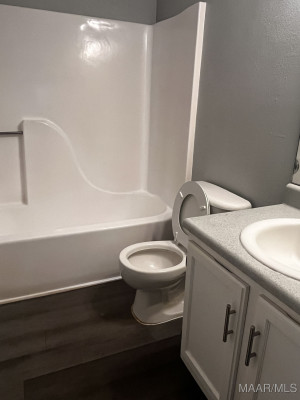 712 E Gardendale Drive