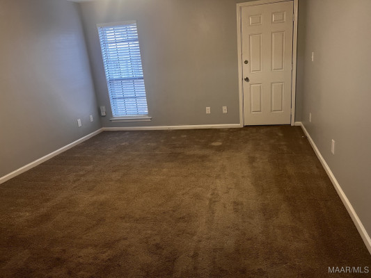 712 E Gardendale Drive