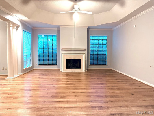 6121 Bell Road Manor