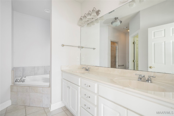 5540 Ash Grove Circle