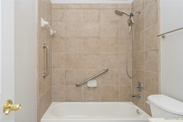 5540 Ash Grove Circle