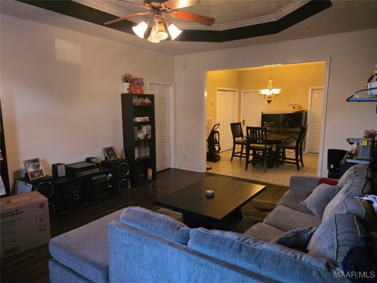 820 Dunvegan Drive