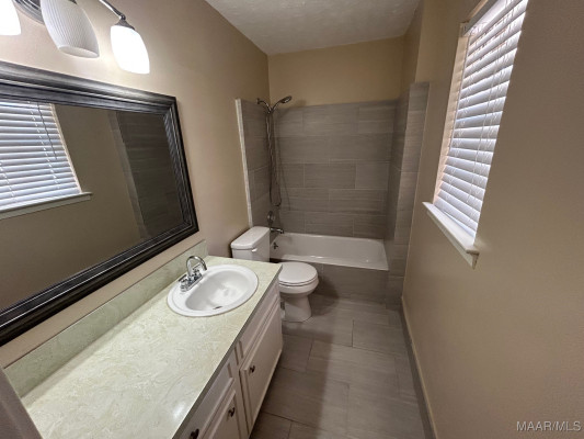 6520 PINEBROOK Drive