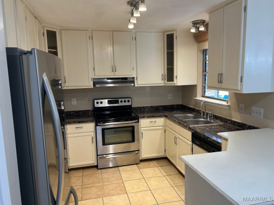 6520 PINEBROOK Drive