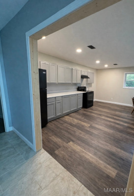 331 W Delano Avenue
