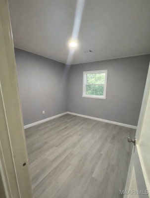 331 W Delano Avenue