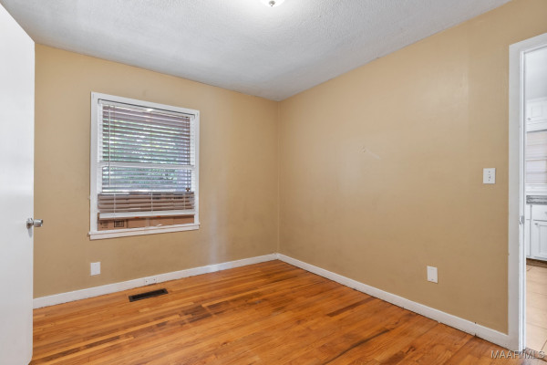 3302 Cottonwood Drive