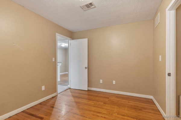 3302 Cottonwood Drive