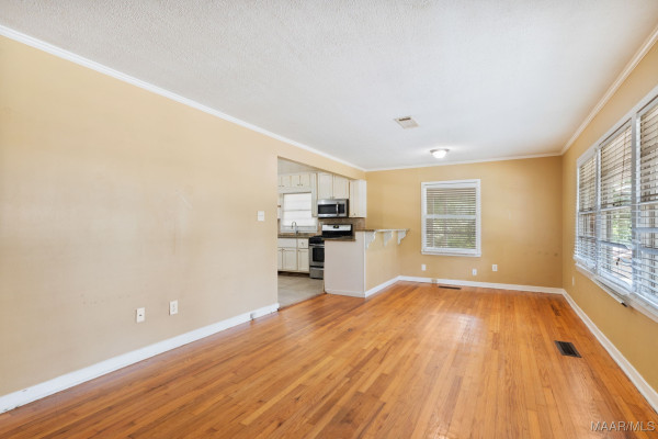 3302 Cottonwood Drive