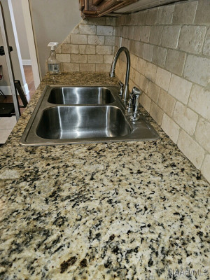 2765 Edinburgh Drive