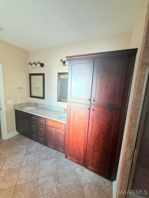 1408 Prairie Oak Drive