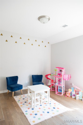 9212 CRESCENT LODGE Circle