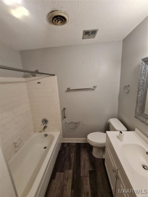 4443 S Slauson Circle