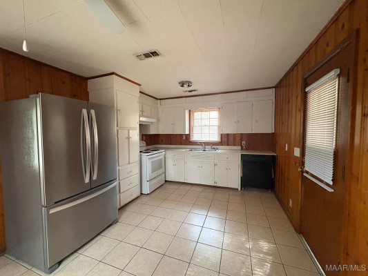 1212 Highway 14 Highway W