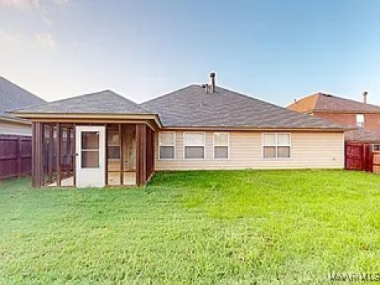 616 LISMORE Place