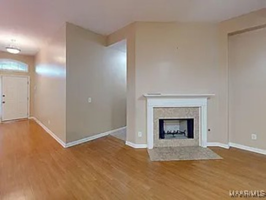 616 LISMORE Place