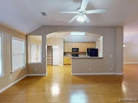 616 LISMORE Place