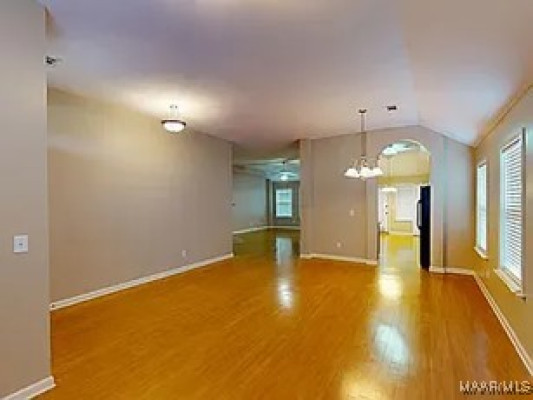 616 LISMORE Place