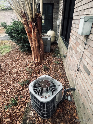 6331 Eastwood Glen Place