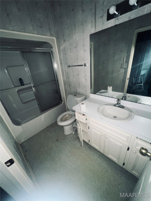 6331 Eastwood Glen Place