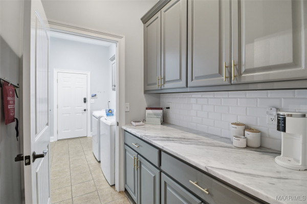 3424 Oak Grove Circle