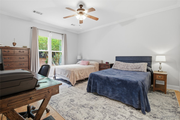 3424 Oak Grove Circle