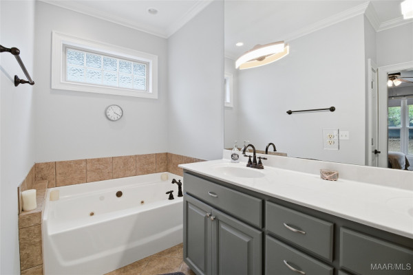 3424 Oak Grove Circle