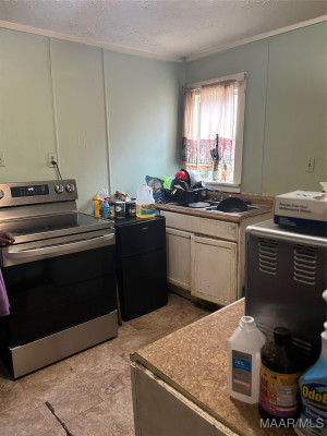 649 Clarke Street NW