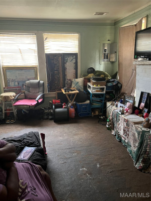 649 Clarke Street NW